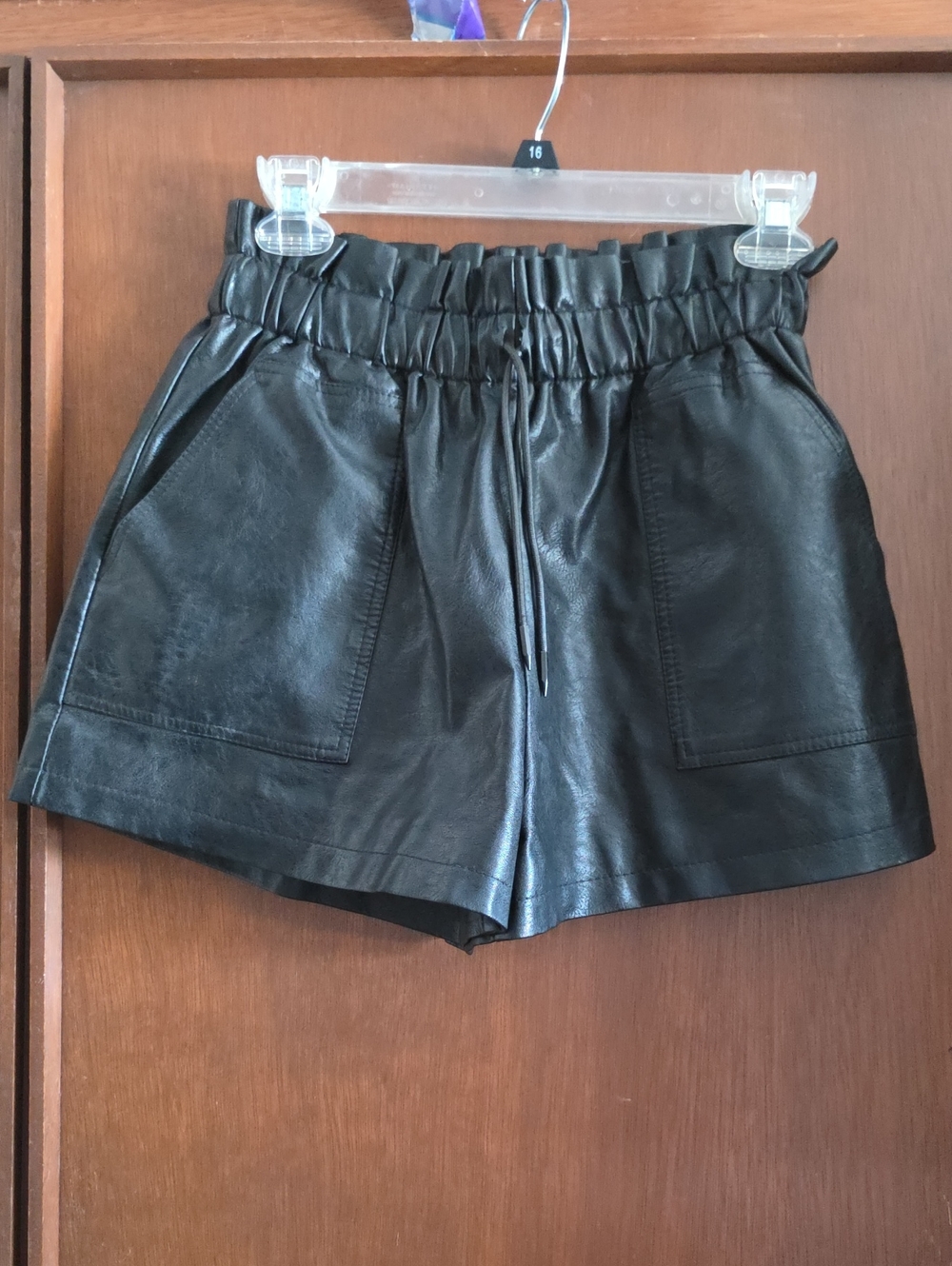 Black Faux Leather Lined Paperbag Waist Shorts Sz M